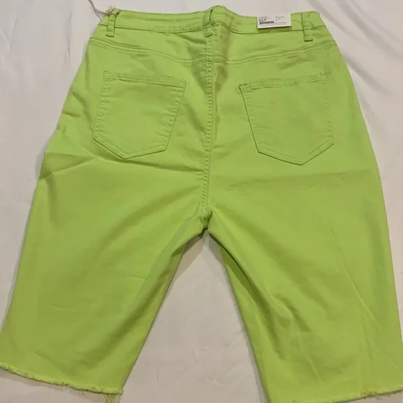 NWT Neon Green Distressed Shorts 1X - Picture 6 of 9